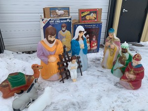 lot 214 image: Awesome Blow Mold Christmas Nativity Scene