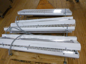 5 Florescent Light Fixtures