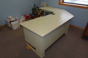 lot 36 image: Marvel Office Systems Corner Desk Unit