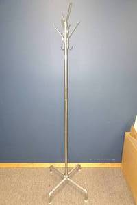 lot 38 image: Chrome Free Standing Coat Rack