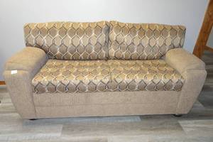 lot 34 image: Seating Technology Crossroads Zinger 72 Fish House Sleeper Sofa