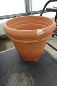 lot 234 image: Large Deroma Terra Cotta Clay Planter