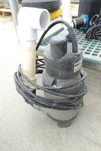 lot 222 image: Pondbuilder 3840 GPH Solids Handling Pump