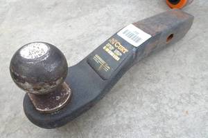 lot 208 image: Curt 2 Drop Receiver Hitch with 2-516 15,000 Lb Ball