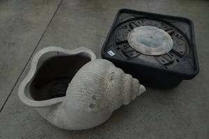 lot 194 image: Sea Shell Water Feature with Atlantic Basin