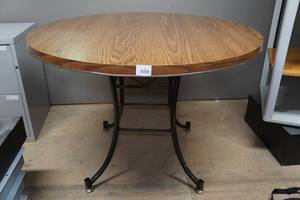 lot 21 image: Round Metal Framed Table