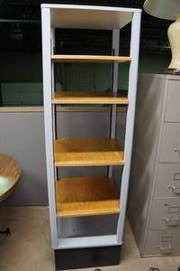lot 19 image: Rotating Retail Display Shelf