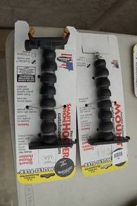lot 41 image: Catch Cover Smart Phone Holder and Camera-Electronics Mount