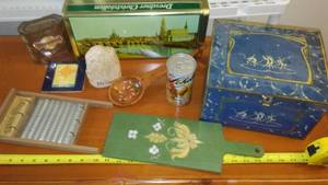 Tins and Wood Dcor