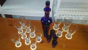 Decanter with (5) Cordials and Glass ware