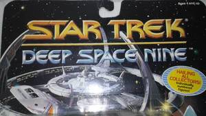 Star Trek Deep Space Nine Jake Sisco, Dr. Julian Bashir � New Action Figures