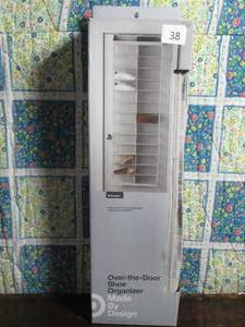 lot 38 image: Over The Door 26 Shelf Mesh Shoe Organizer Light Gray