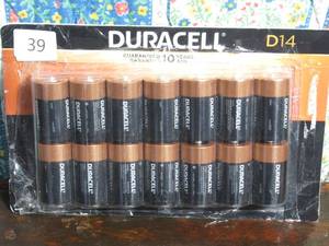lot 39 image: Duracell D 1.5V Coppertop Alkaline D14 Batteries - 14 Pack