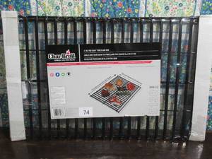 lot 74 image: Char-Broil Pro-Sear 21 In Expandable Porcelain Grill Grate