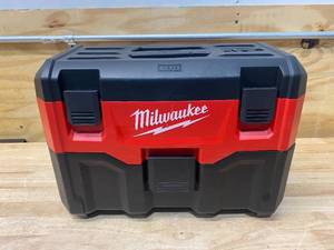 lot 2 image: MILWAUKEE M18 18-Volt 2 Gal. Lithium-Ion Cordless WetDry Vacuum (Tool-Only)