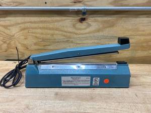 lot 82 image: MIDWEST PACIFIC Impulse Heat Sealer