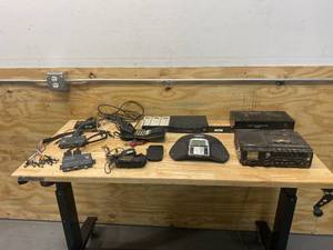 lot 60 image: Lot of Various Vintage Electronics Items