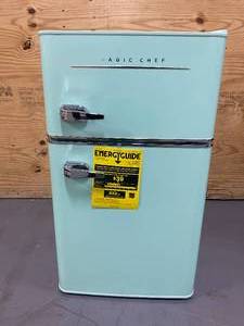 lot 14 image: MAGIC CHEF Retro 3.2 cu. ft. 2-Door Mini Fridge in Mint Green