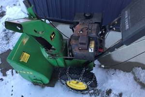 lot 4 image: John Deere TRS 26 Walk-Behind Snowblower