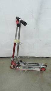 lot 2 image: 2 Scooters Stamina Tailwind