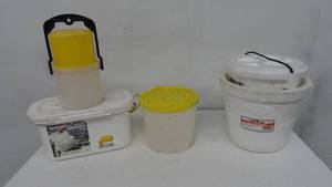 lot 15 image: 4 Live well Bait Buckets