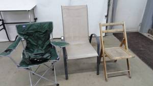 lot 28 image: Chairs  Lawn chair, Folding chair, Bag Chair