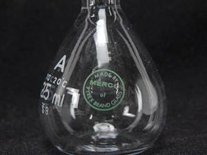 lot 146 image: Lot of 10 Mercer Glass Works 25 ML Pyrex Glass Volumetric Flasks With Stoppers