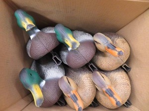 lot 4 image: FLAMBEAU DECOYS NEW IN BOX