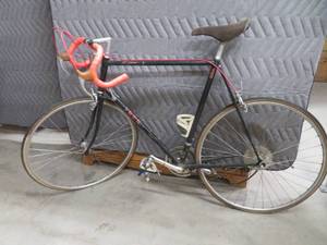 lot 6 image: VINTAGE 500 SERIES TREK BIKE