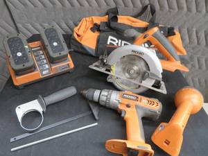 lot 14 image: RIDGID SET WITH CANVAS BAG