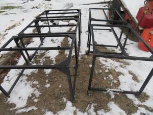 lot 89 image: 5 METAL CARTS