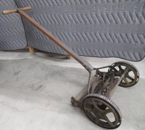 lot 124 image: ANTIQUE NEPUNE SENATOR MANUAL LAWNMOWER.