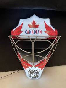 lot 6 image: Molson Canadian LED 3D hockey goalie mask, NIB