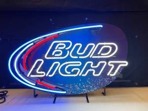 lot 8 image: Bud Light Splash neon, NIB