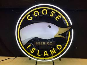 lot 21 image: Goose Island neon, NIB