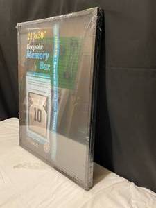 lot 52 image: Sports jersey shadowbox  display box, New