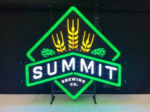 lot 70 image: Summit LED