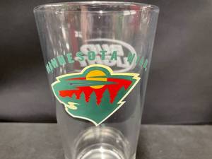 lot 124 image: Lot of 6 MN Wild NHL  Bud pint glasses