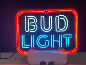 lot 86 image: Bud Light neon in original packaging