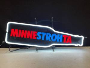 lot 99 image: Strohs Minnestrohta white neon bottle