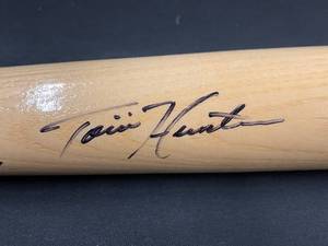 lot 55 image: Torii Hunter Autographed baseball bat with COA