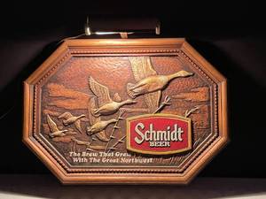 lot 109 image: Schmidt ducks with lamp