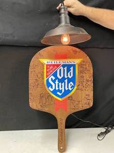 lot 239 image: Old Style Beer pizza paddle with lamp