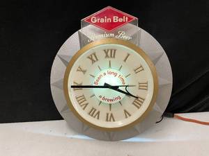 lot 247 image: Grain Belt Premium Beer illuminated Sundial Clock