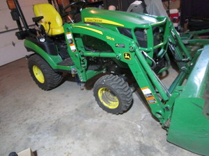 JD 1025R Sub-Compact Tractor