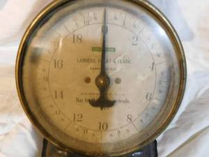 lot 180 image: Vintage scale