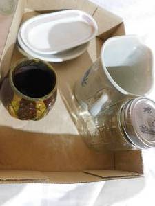 lot 189 image: Box of glass & pottery