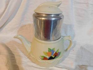 lot 210 image: Vintage percolator