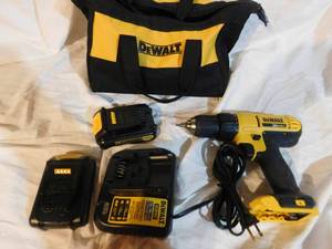 lot 347 image: 20 v dewalt drill