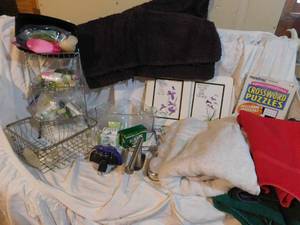 lot 249 image: Vikings night light, towels, lotions, bathroom racks, toilet paper holder, battery operated light for bathroom